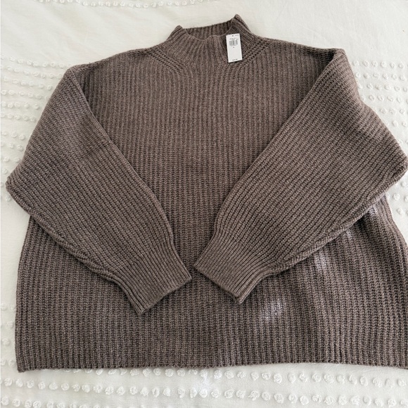 Old Navy Sweaters - Old Navy Brown Knit Sweater
